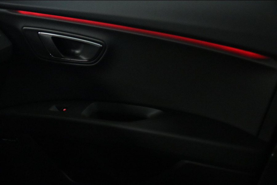 Seat Leon 1.4 EcoTSI FR / PANODAK / CAMERA / LED / CARPLAY / STOELVERW