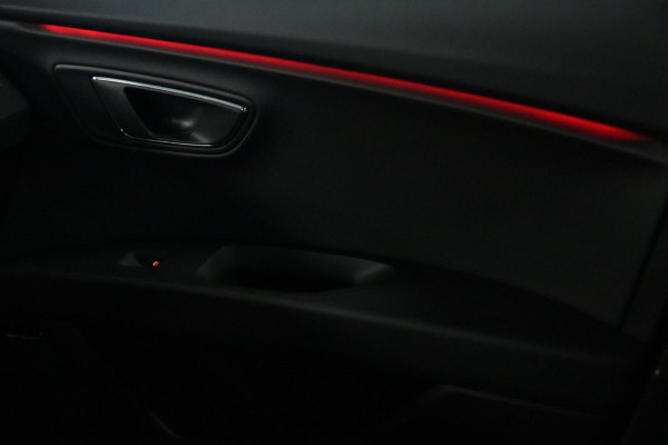 Seat Leon 1.4 EcoTSI FR / PANODAK / CAMERA / LED / CARPLAY / STOELVERW