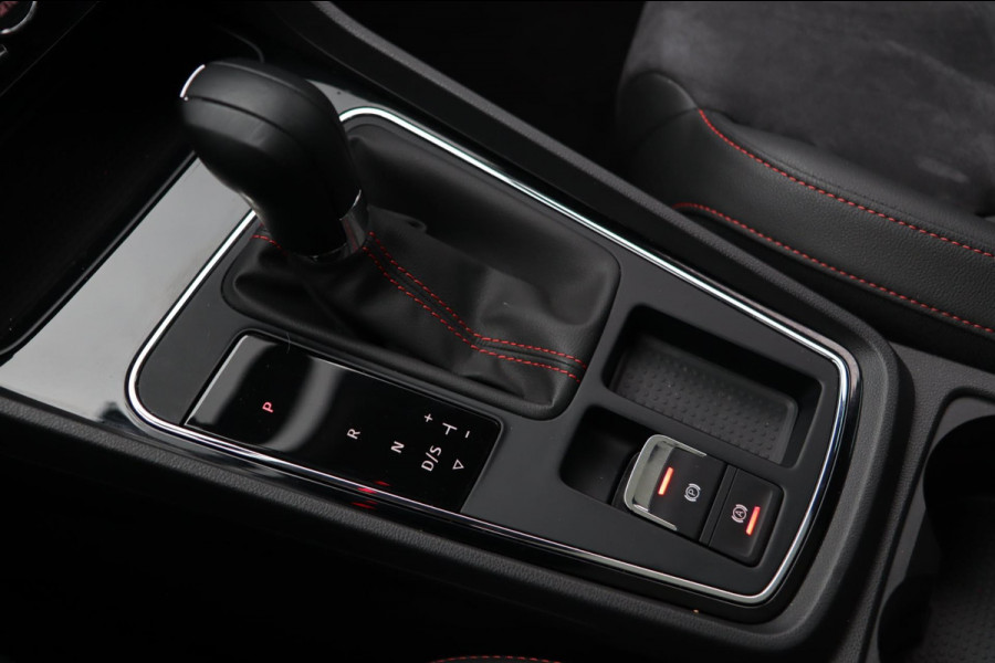 Seat Leon 1.4 EcoTSI FR / PANODAK / CAMERA / LED / CARPLAY / STOELVERW