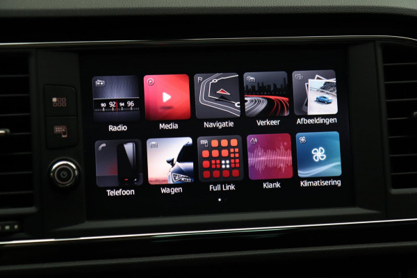 Seat Leon 1.4 EcoTSI FR / PANODAK / CAMERA / LED / CARPLAY / STOELVERW