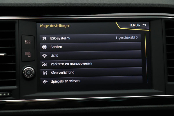 Seat Leon 1.4 EcoTSI FR / PANODAK / CAMERA / LED / CARPLAY / STOELVERW