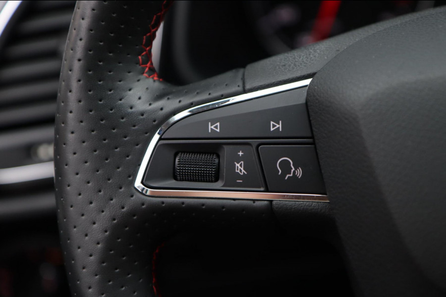 Seat Leon 1.4 EcoTSI FR / PANODAK / CAMERA / LED / CARPLAY / STOELVERW