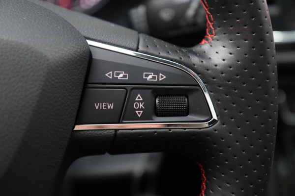 Seat Leon 1.4 EcoTSI FR / PANODAK / CAMERA / LED / CARPLAY / STOELVERW