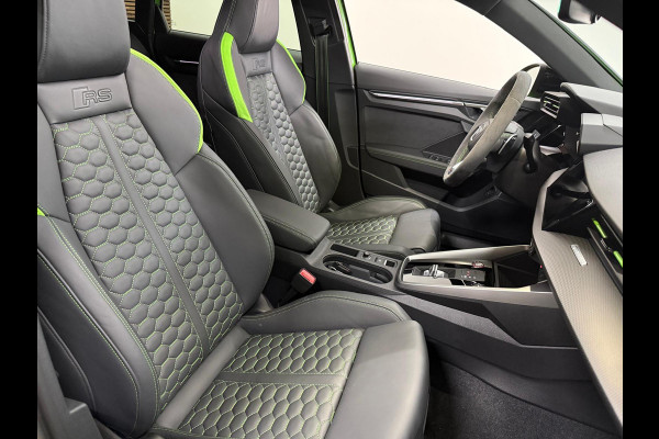 Audi RS3 2.5TFSI quattro| Akra | PPF | Keramisch | RS-Design pakket + | RS-Dynamic pakket plus | Audi Garantie | BOM VOL! | Audi RS3 2.5TFSI quattro| Akra | PPF | Keramisch | RS-Design pakket + | RS-Dynamic pakket plus | Audi Garantie | BOM VOL! |