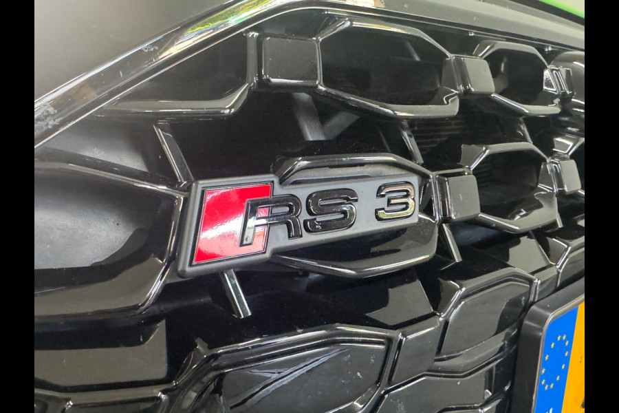 Audi RS3 2.5TFSI quattro| Akra | PPF | Keramisch | RS-Design pakket + | RS-Dynamic pakket plus | Audi Garantie | BOM VOL! | Audi RS3 2.5TFSI quattro| Akra | PPF | Keramisch | RS-Design pakket + | RS-Dynamic pakket plus | Audi Garantie | BOM VOL! |