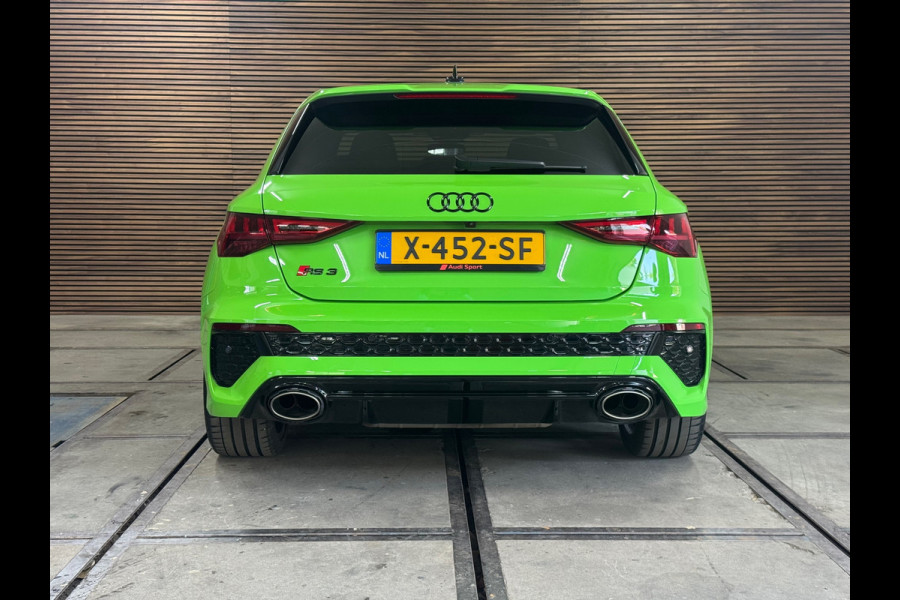 Audi RS3 2.5TFSI quattro| Akra | PPF | Keramisch | RS-Design pakket + | RS-Dynamic pakket plus | Audi Garantie | BOM VOL! | Audi RS3 2.5TFSI quattro| Akra | PPF | Keramisch | RS-Design pakket + | RS-Dynamic pakket plus | Audi Garantie | BOM VOL! |