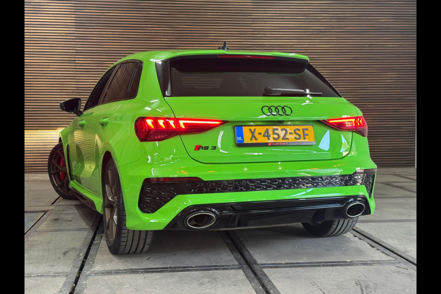 Audi RS3 2.5TFSI quattro| Akra | PPF | Keramisch | RS-Design pakket + | RS-Dynamic pakket plus | Audi Garantie | BOM VOL! | Audi RS3 2.5TFSI quattro| Akra | PPF | Keramisch | RS-Design pakket + | RS-Dynamic pakket plus | Audi Garantie | BOM VOL! |