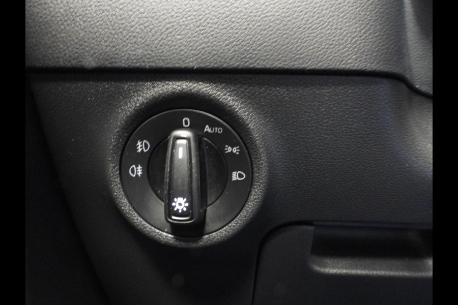Škoda Karoq 1.0 TSI Ambition NAVI/CAMERA/CLIMA/LED/16"LMV! Škoda Karoq 1.0 TSI Ambition NAVI/CAMERA/CLIMA/LED/16"LMV!