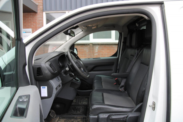Toyota ProAce Long Worker 2.0 177PK Automaat Professional / Camera / Trekhaak / 2x schuifdeur Toyota ProAce Long Worker 2.0 177PK Automaat Professional / Camera / Trekhaak / 2x schuifdeur
