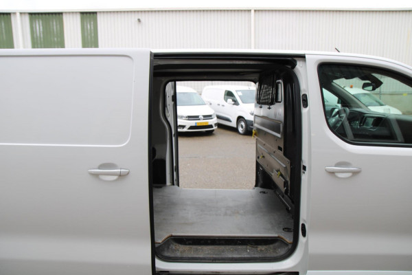 Toyota ProAce Long Worker 2.0 177PK Automaat Professional / Camera / Trekhaak / 2x schuifdeur Toyota ProAce Long Worker 2.0 177PK Automaat Professional / Camera / Trekhaak / 2x schuifdeur