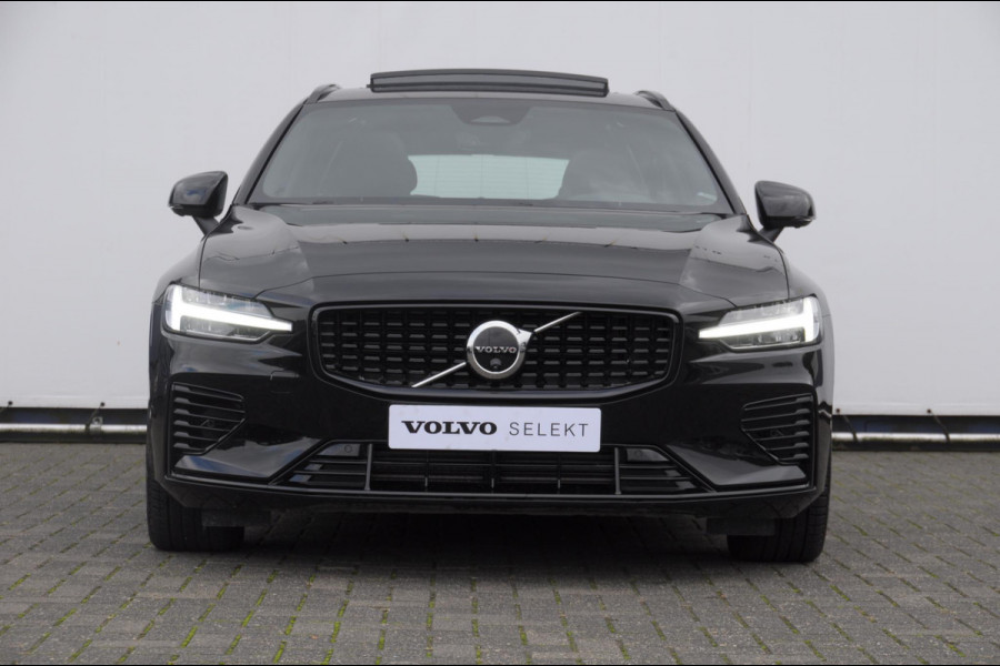 Volvo V60 T6 350PK Automaat AWD Plus Dark / Adaptive cruise control / Elektrische stoelen / Harman Kardon audio / Trekhaak / Pilot assist / BLIS / Stoel en stuur verwarming / Elektrische achterklep / Parkeersensoren met 360 camera / Google infotainment Volvo V60 T6 350PK Automaat AWD Plus Dark / Adaptive cruise control / Elektrische stoelen / Harman Kardon audio / Trekhaak / Pilot assist / BLIS / Stoel en stuur verwarming / Elektrische achterklep / Parkeersensoren met 360 camera / Google infotainment
