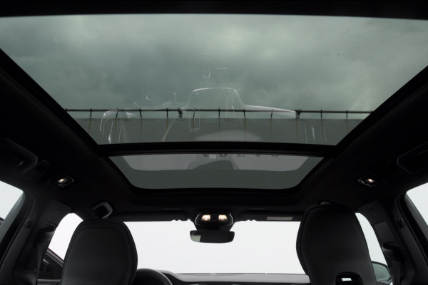 Volvo V60 T6 350PK Automaat AWD Plus Dark / Adaptive cruise control / Elektrische stoelen / Harman Kardon audio / Trekhaak / Pilot assist / BLIS / Stoel en stuur verwarming / Elektrische achterklep / Parkeersensoren met 360 camera / Google infotainment Volvo V60 T6 350PK Automaat AWD Plus Dark / Adaptive cruise control / Elektrische stoelen / Harman Kardon audio / Trekhaak / Pilot assist / BLIS / Stoel en stuur verwarming / Elektrische achterklep / Parkeersensoren met 360 camera / Google infotainment