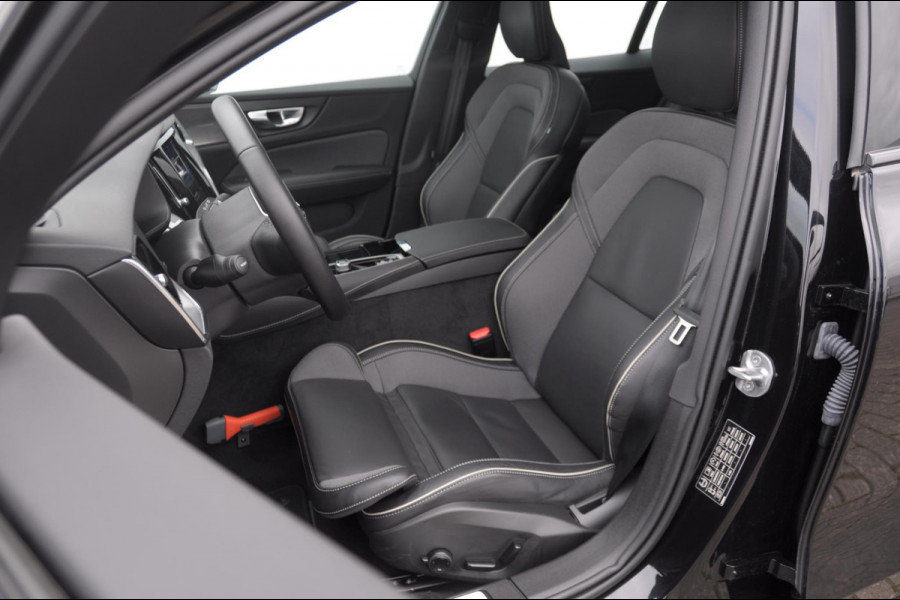 Volvo V60 T6 350PK Automaat AWD Plus Dark / Adaptive cruise control / Elektrische stoelen / Harman Kardon audio / Trekhaak / Pilot assist / BLIS / Stoel en stuur verwarming / Elektrische achterklep / Parkeersensoren met 360 camera / Google infotainment Volvo V60 T6 350PK Automaat AWD Plus Dark / Adaptive cruise control / Elektrische stoelen / Harman Kardon audio / Trekhaak / Pilot assist / BLIS / Stoel en stuur verwarming / Elektrische achterklep / Parkeersensoren met 360 camera / Google infotainment