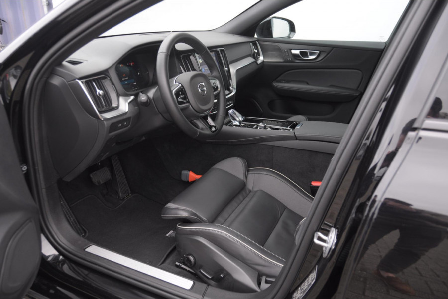 Volvo V60 T6 350PK Automaat AWD Plus Dark / Adaptive cruise control / Elektrische stoelen / Harman Kardon audio / Trekhaak / Pilot assist / BLIS / Stoel en stuur verwarming / Elektrische achterklep / Parkeersensoren met 360 camera / Google infotainment Volvo V60 T6 350PK Automaat AWD Plus Dark / Adaptive cruise control / Elektrische stoelen / Harman Kardon audio / Trekhaak / Pilot assist / BLIS / Stoel en stuur verwarming / Elektrische achterklep / Parkeersensoren met 360 camera / Google infotainment