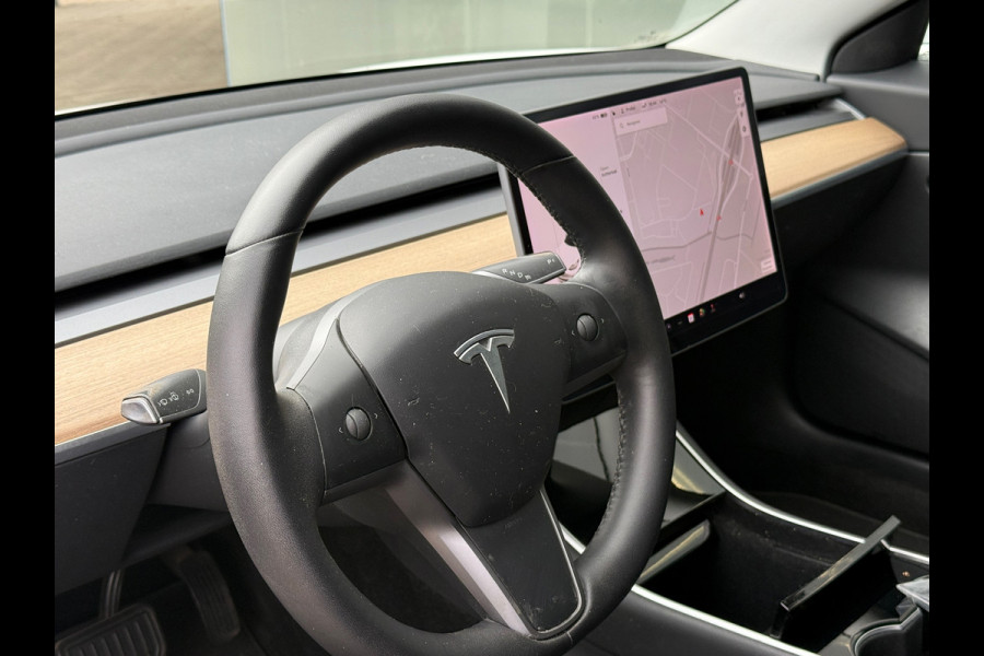 Tesla Model 3 Standard RWD Plus 60 kWh Autopilot Tesla Model 3 Standard RWD Plus 60 kWh Autopilot
