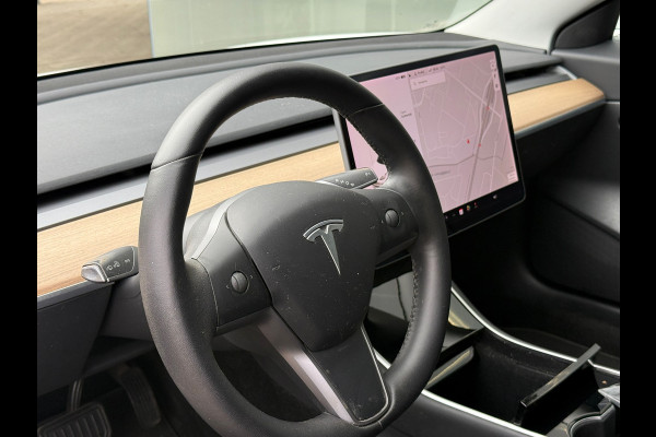 Tesla Model 3 Standard RWD Plus 60 kWh Autopilot Tesla Model 3 Standard RWD Plus 60 kWh Autopilot