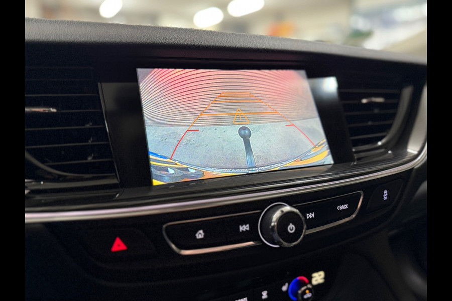 Opel Insignia Grand Sport 1.5 Turbo Innovation+ OPC-Line | Schuif/kanteldak |Intellilux | Leder | Trekhaak | HUD | 18' inch Opel Insignia Grand Sport 1.5 Turbo Innovation+ OPC-Line | Schuif/kanteldak |Intellilux | Leder | Trekhaak | HUD | 18' inch