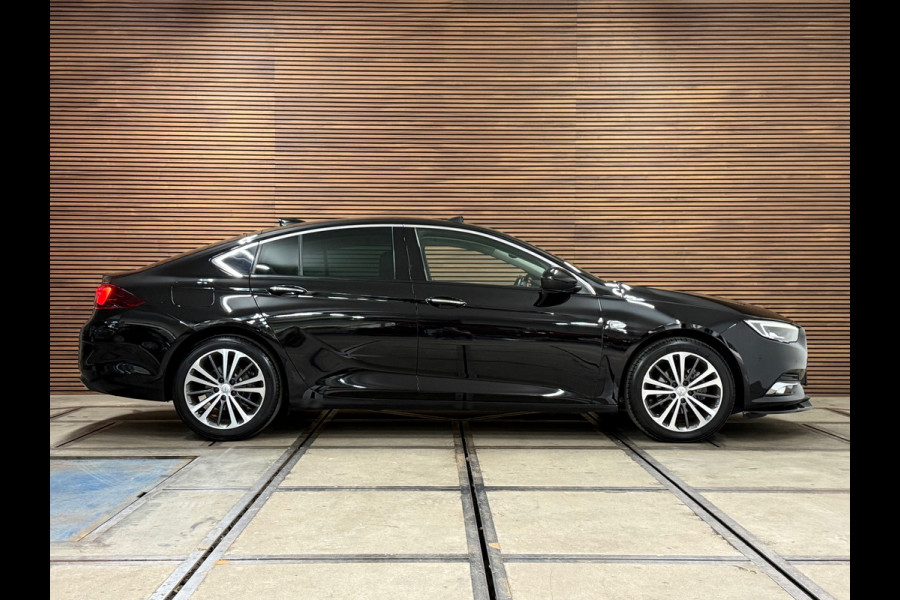 Opel Insignia Grand Sport 1.5 Turbo Innovation+ OPC-Line | Schuif/kanteldak |Intellilux | Leder | Trekhaak | HUD | 18' inch Opel Insignia Grand Sport 1.5 Turbo Innovation+ OPC-Line | Schuif/kanteldak |Intellilux | Leder | Trekhaak | HUD | 18' inch