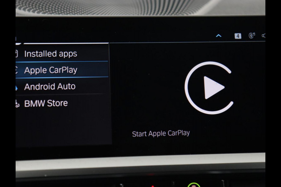 BMW 3 Serie Touring 330e | Trekhaak | Half Leder | Stoel & Stuurverwarming | Sfeerverlichting | Carplay | Sportstoelen | Navigatie | Cruise Control | Parkeerhulp | Live Cockpit | PHEV | Plug In