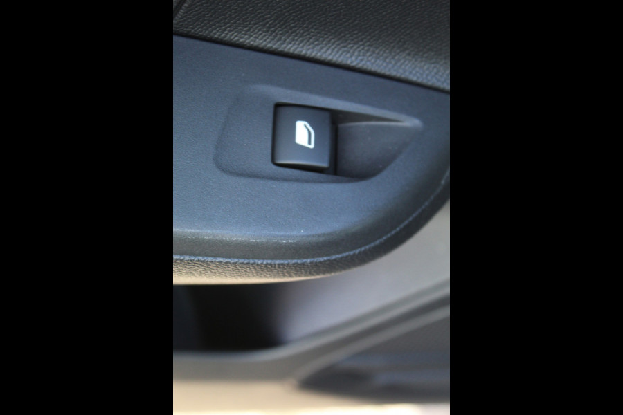 Opel Corsa 1.2 Edition , 100pk , 5 deurs Airco , Cruise control , Stoelverwarming , Pass.stoel in hoogte verstelb. Bluetooth , Parkeersensoren V+A
