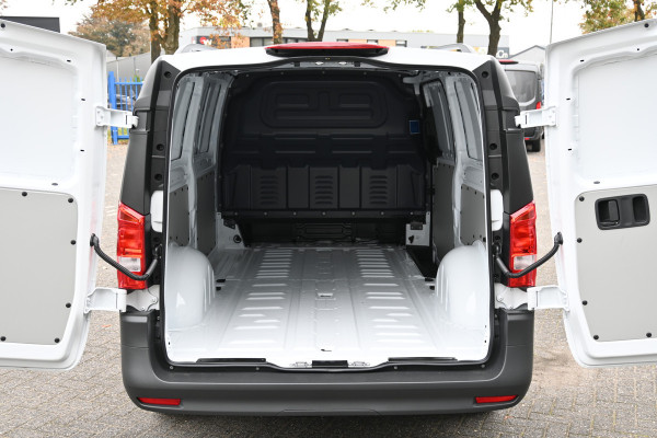 Mercedes-Benz Vito 116 CDI L3 Pro LED koplampen, Comfort stoel, Achterdeuren Mercedes-Benz Vito 116 CDI L3 Pro LED koplampen, Comfort stoel, Achterdeuren