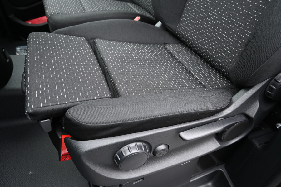 Mercedes-Benz Vito 116 CDI L3 Pro LED koplampen, Comfort stoel, Achterdeuren Mercedes-Benz Vito 116 CDI L3 Pro LED koplampen, Comfort stoel, Achterdeuren