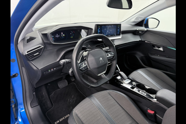 Peugeot e-208 EV Allure 50kWh Panormadak Adaptieve Cruise Control 360°Camera Navi Ecc Stoelverwarming Apple Carplay Android Auto DAB+ Lane Assist Keyless Led Pdc 1e Eigenaar 100% Dealeronderhouden Origineel Nederlandse Auto