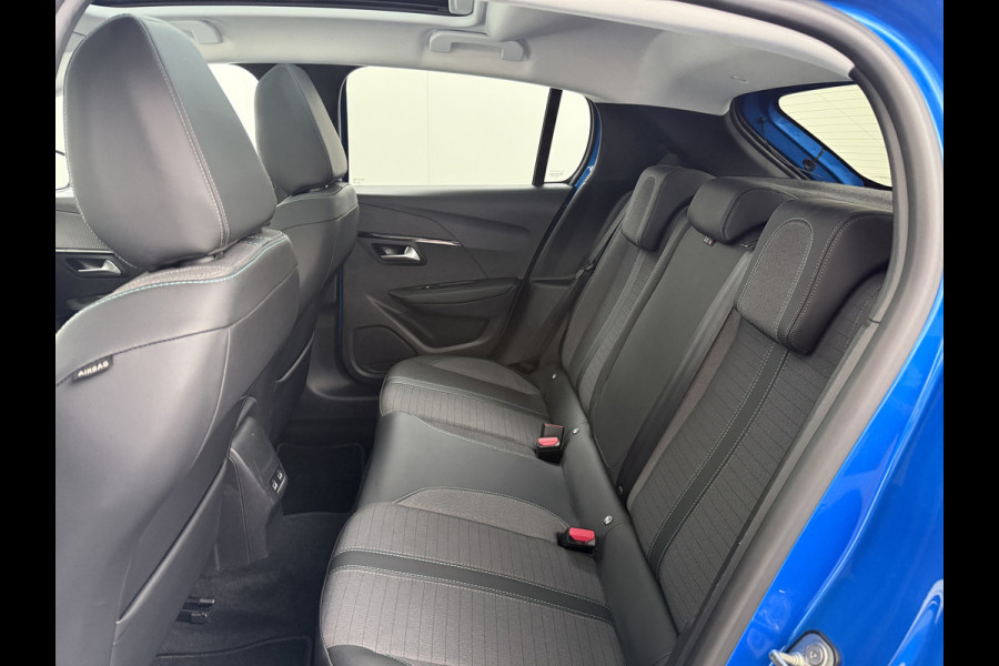 Peugeot e-208 EV Allure 50kWh Panormadak Adaptieve Cruise Control 360°Camera Navi Ecc Stoelverwarming Apple Carplay Android Auto DAB+ Lane Assist Keyless Led Pdc 1e Eigenaar 100% Dealeronderhouden Origineel Nederlandse Auto