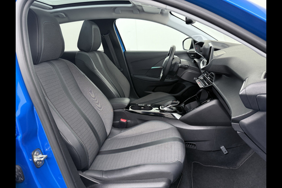 Peugeot e-208 EV Allure 50kWh Panormadak Adaptieve Cruise Control 360°Camera Navi Ecc Stoelverwarming Apple Carplay Android Auto DAB+ Lane Assist Keyless Led Pdc 1e Eigenaar 100% Dealeronderhouden Origineel Nederlandse Auto