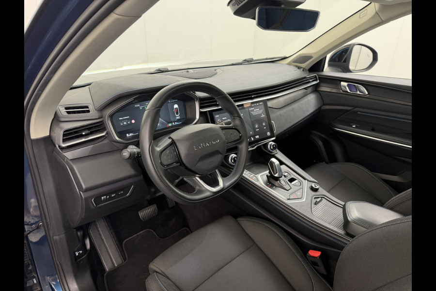 Lynk & Co 01 PHEV AUT-7 261pk Pano-Schuifdak Lmv 20" 360°Camera Apple Carplay Android Auto Adap.Cruise Navi Pdc Ecc Keyless Led Plug-In Hybri Elek.Memory.Stoel File assistent Dodehoek detector Elektrisch bedienbare achterklep Rijstrooksensor Wifi Verkeersbord detectie 425Nm koppel 3,7kw laadvermogen €41.883 Nieuwprijs