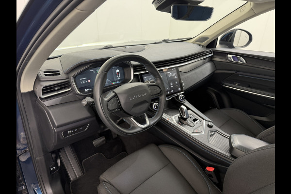 Lynk & Co 01 PHEV AUT-7 261pk Pano-Schuifdak Lmv 20" 360°Camera Apple Carplay Android Auto Adap.Cruise Navi Pdc Ecc Keyless Led Plug-In Hybri Elek.Memory.Stoel File assistent Dodehoek detector Elektrisch bedienbare achterklep Rijstrooksensor Wifi Verkeersbord detectie 425Nm koppel 3,7kw laadvermogen €41.883 Nieuwprijs