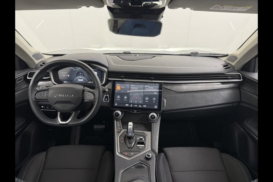 Lynk & Co 01 PHEV AUT-7 261pk Pano-Schuifdak Lmv 20" 360°Camera Apple Carplay Android Auto Adap.Cruise Navi Pdc Ecc Keyless Led Plug-In Hybri Elek.Memory.Stoel File assistent Dodehoek detector Elektrisch bedienbare achterklep Rijstrooksensor Wifi Verkeersbord detectie 425Nm koppel 3,7kw laadvermogen €41.883 Nieuwprijs
