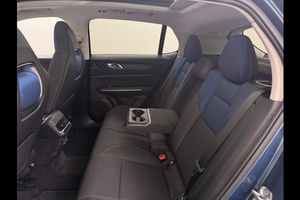 Lynk & Co 01 PHEV AUT-7 261pk Pano-Schuifdak Lmv 20" 360°Camera Apple Carplay Android Auto Adap.Cruise Navi Pdc Ecc Keyless Led Plug-In Hybri Elek.Memory.Stoel File assistent Dodehoek detector Elektrisch bedienbare achterklep Rijstrooksensor Wifi Verkeersbord detectie 425Nm koppel 3,7kw laadvermogen €41.883 Nieuwprijs