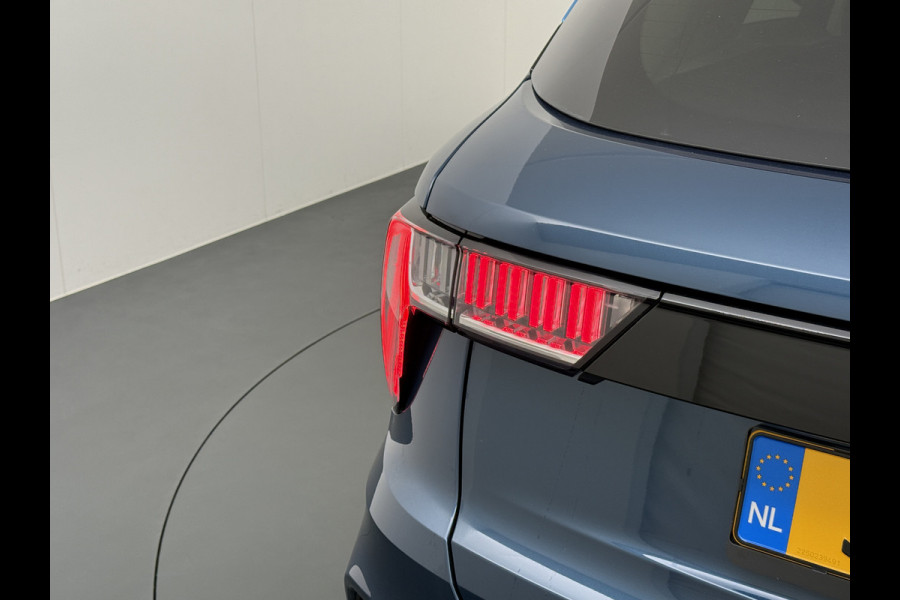 Lynk & Co 01 PHEV AUT-7 261pk Pano-Schuifdak Lmv 20" 360°Camera Apple Carplay Android Auto Adap.Cruise Navi Pdc Ecc Keyless Led Plug-In Hybri Elek.Memory.Stoel File assistent Dodehoek detector Elektrisch bedienbare achterklep Rijstrooksensor Wifi Verkeersbord detectie 425Nm koppel 3,7kw laadvermogen €41.883 Nieuwprijs