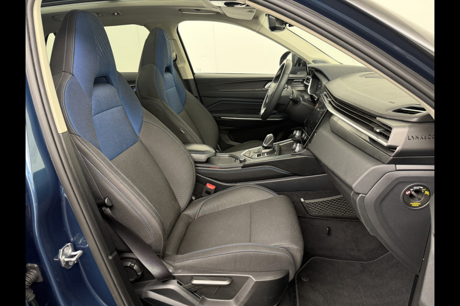 Lynk & Co 01 PHEV AUT-7 261pk Pano-Schuifdak Lmv 20" 360°Camera Apple Carplay Android Auto Adap.Cruise Navi Pdc Ecc Keyless Led Plug-In Hybri Elek.Memory.Stoel File assistent Dodehoek detector Elektrisch bedienbare achterklep Rijstrooksensor Wifi Verkeersbord detectie 425Nm koppel 3,7kw laadvermogen €41.883 Nieuwprijs