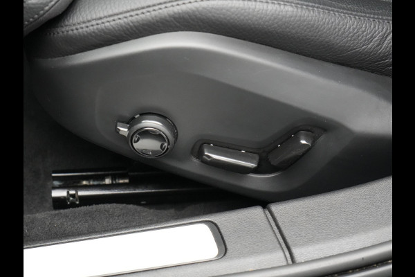 Volvo V60 T6 AWD Plus Bright Plug In Hybrid 350pk Dealer O.H PHEV | Trekhaak Af Fabriek | Panodak | 360 Camera | Adaptive Cruise | Lederen Sportstoelen Memory & Verwarmd | Google Assistent | Apple Carplay | Virtual | Keyless | Blis | Stuur Verwarmd |