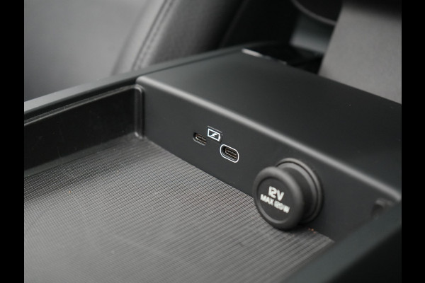 Volvo V60 T6 AWD Plus Bright Plug In Hybrid 350pk Dealer O.H PHEV | Trekhaak Af Fabriek | Panodak | 360 Camera | Adaptive Cruise | Lederen Sportstoelen Memory & Verwarmd | Google Assistent | Apple Carplay | Virtual | Keyless | Blis | Stuur Verwarmd |
