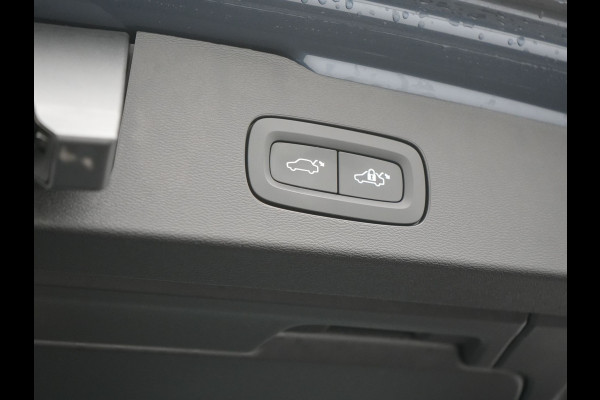 Volvo V60 T6 AWD Plus Bright Plug In Hybrid 350pk Dealer O.H PHEV | Trekhaak Af Fabriek | Panodak | 360 Camera | Adaptive Cruise | Lederen Sportstoelen Memory & Verwarmd | Google Assistent | Apple Carplay | Virtual | Keyless | Blis | Stuur Verwarmd |