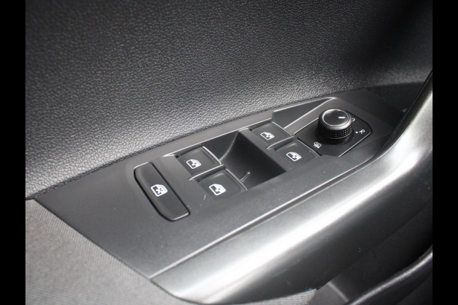Volkswagen Polo 1.0 MPI Comfortline | NAVIGATIE | STOELVERWARMING |
