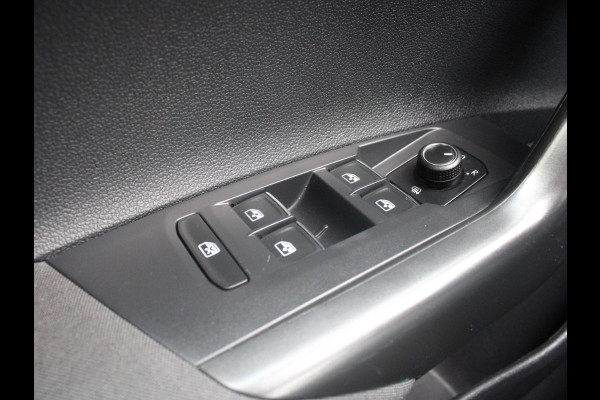 Volkswagen Polo 1.0 MPI Comfortline | NAVIGATIE | STOELVERWARMING |