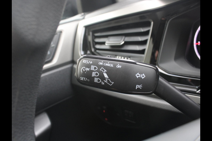 Volkswagen Polo 1.0 MPI Comfortline | NAVIGATIE | STOELVERWARMING |