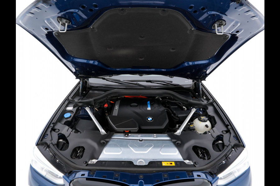 BMW X3 xDrive30e M-Sportpack Business Edition Plus (INCL-BTW) *PANO | LUXURY-LEATHER | FULL-LED | DIGI-COCKPIT | HIFI-SOUND | CARPLAY | DAB+ | HEATED-SPORTSEATS | AMBIENT-LIGHT | PRIVACY-GLASS | SHIFT-PADDLES | TOWBAR | 19''ALU*