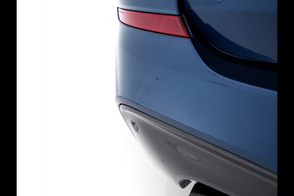 BMW X3 xDrive30e M-Sportpack Business Edition Plus (INCL-BTW) *PANO | LUXURY-LEATHER | FULL-LED | DIGI-COCKPIT | HIFI-SOUND | CARPLAY | DAB+ | HEATED-SPORTSEATS | AMBIENT-LIGHT | PRIVACY-GLASS | SHIFT-PADDLES | TOWBAR | 19''ALU*