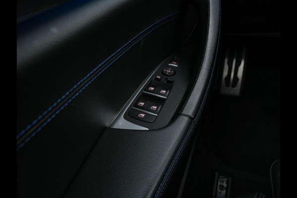 BMW X3 xDrive30e M-Sportpack Business Edition Plus (INCL-BTW) *PANO | LUXURY-LEATHER | FULL-LED | DIGI-COCKPIT | HIFI-SOUND | CARPLAY | DAB+ | HEATED-SPORTSEATS | AMBIENT-LIGHT | PRIVACY-GLASS | SHIFT-PADDLES | TOWBAR | 19''ALU*