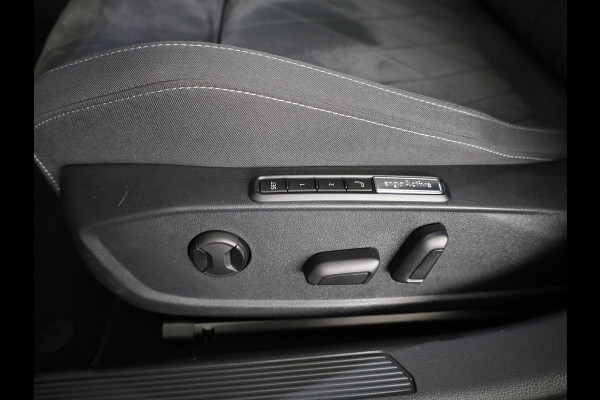 Volkswagen Golf 1.4 eHybrid Style 204 pk Automaat (DSG) | Navigatie | Panoramadak | Parkeersensoren | Adaptieve cruise control | Stoelverwarming | Volkswagen Golf 1.4 eHybrid Style 204 pk Automaat (DSG) | Navigatie | Panoramadak | Parkeersensoren | Adaptieve cruise control | Stoelverwarming |