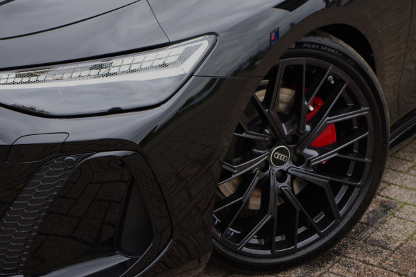 Audi A6 Avant 2.0 e-Hybrid Plug-In Quattro S-Line Edition Competition 367 PK, Luchtvering, Trekhaak, Panoramadak