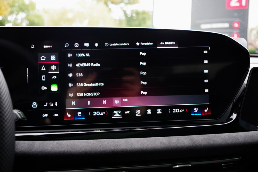 Audi A6 Avant 2.0 e-Hybrid Plug-In Quattro S-Line Edition Competition 367 PK, Luchtvering, Trekhaak, Panoramadak