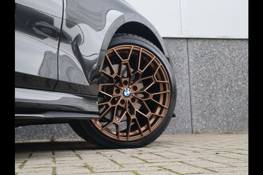 BMW 3-serie M-Sport 19inch / SOH91% / Glazen dak / HiFi / 50 Jahre / Camera / M Performance BMW 3-serie M-Sport 19inch / SOH91% / Glazen dak / HiFi / 50 Jahre / Camera / M Performance