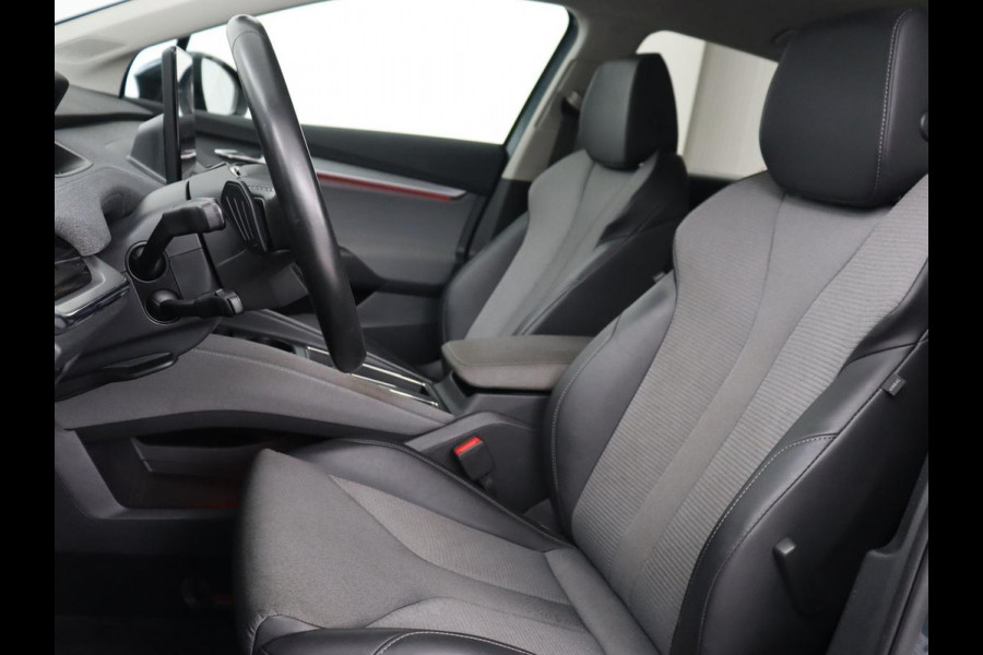 Škoda ENYAQ iV 60 | Trekhaak | Adaptive cruise | Camera | Keyless | Stuurverwarming | Half leder | 19'' | Carplay | Navigatie | Digital Cockpit | Full LED | File Assistent | Parkeerhulp Škoda ENYAQ iV 60 | Trekhaak | Adaptive cruise | Camera | Keyless | Stuurverwarming | Half leder | 19'' | Carplay | Navigatie | Digital Cockpit | Full LED | File Assistent | Parkeerhulp