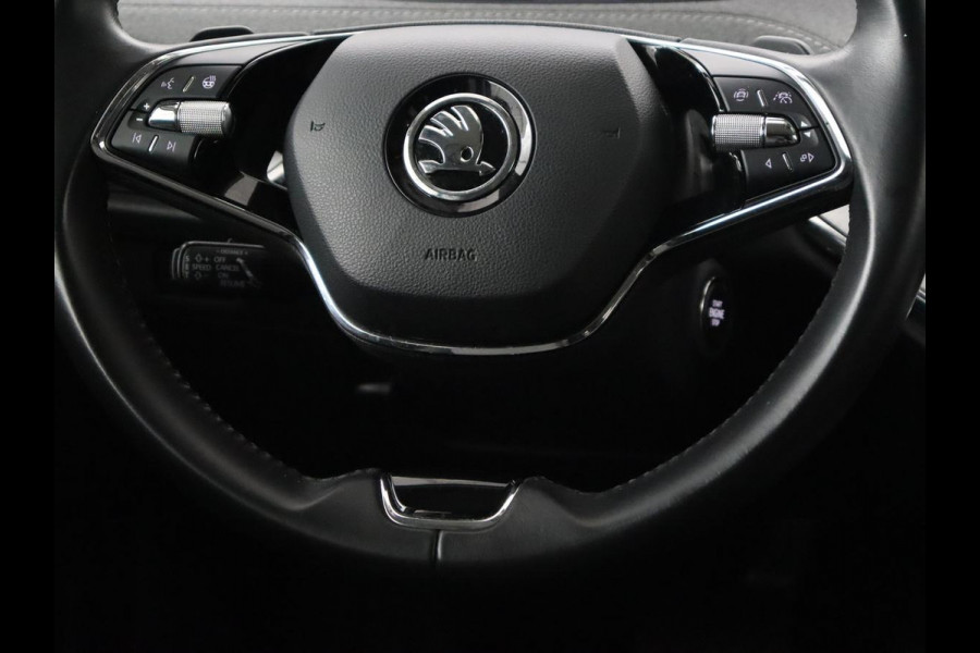 Škoda ENYAQ iV 60 | Trekhaak | Adaptive cruise | Camera | Keyless | Stuurverwarming | Half leder | 19'' | Carplay | Navigatie | Digital Cockpit | Full LED | File Assistent | Parkeerhulp Škoda ENYAQ iV 60 | Trekhaak | Adaptive cruise | Camera | Keyless | Stuurverwarming | Half leder | 19'' | Carplay | Navigatie | Digital Cockpit | Full LED | File Assistent | Parkeerhulp